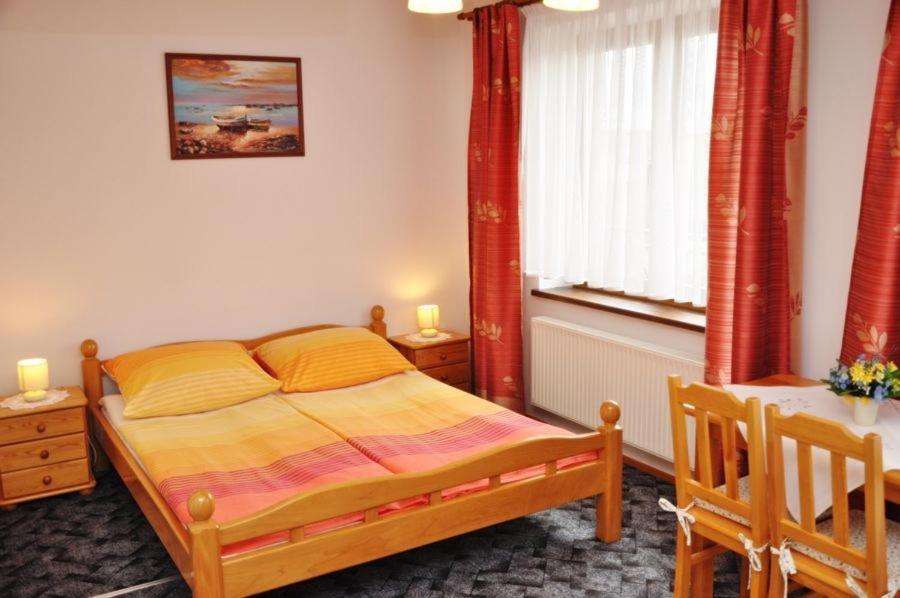 Jantar Hotell Ostrowo  Exteriör bild