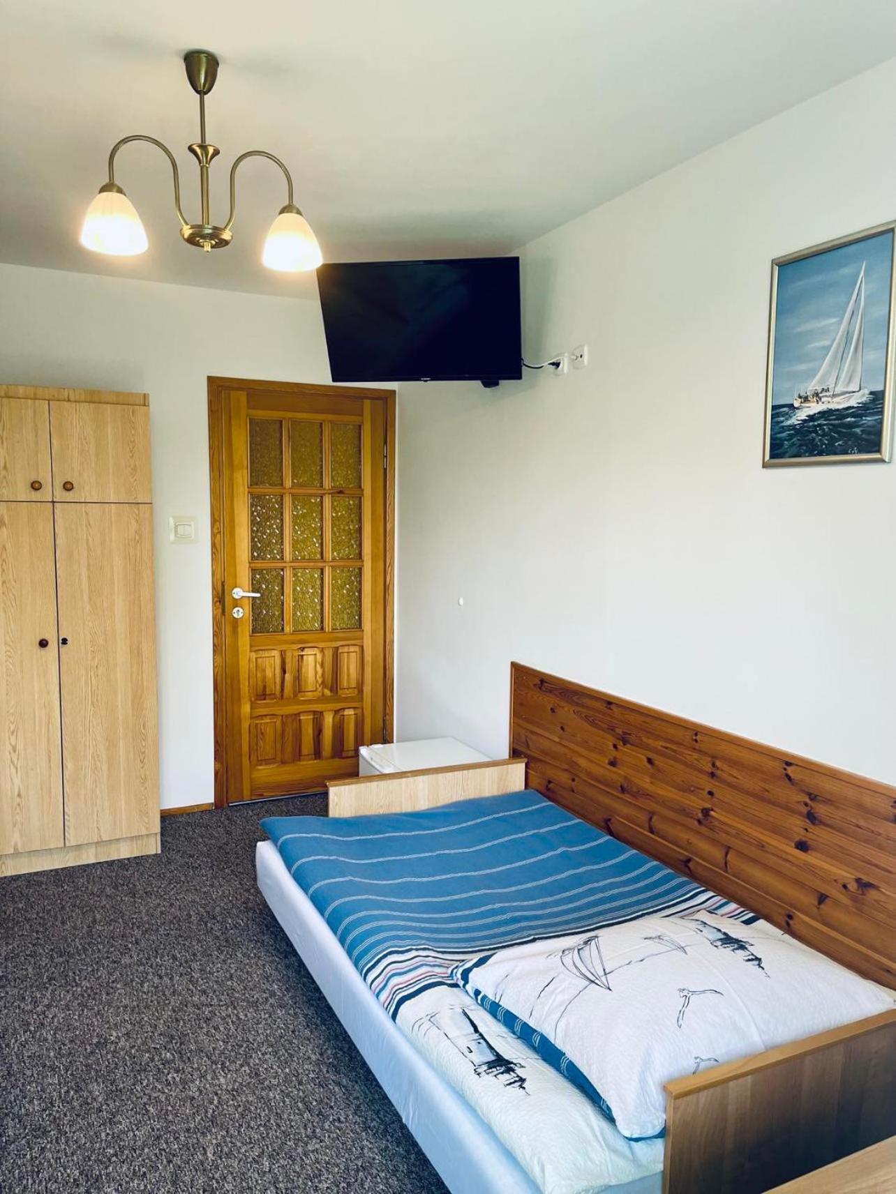 Jantar Hotell Ostrowo  Exteriör bild