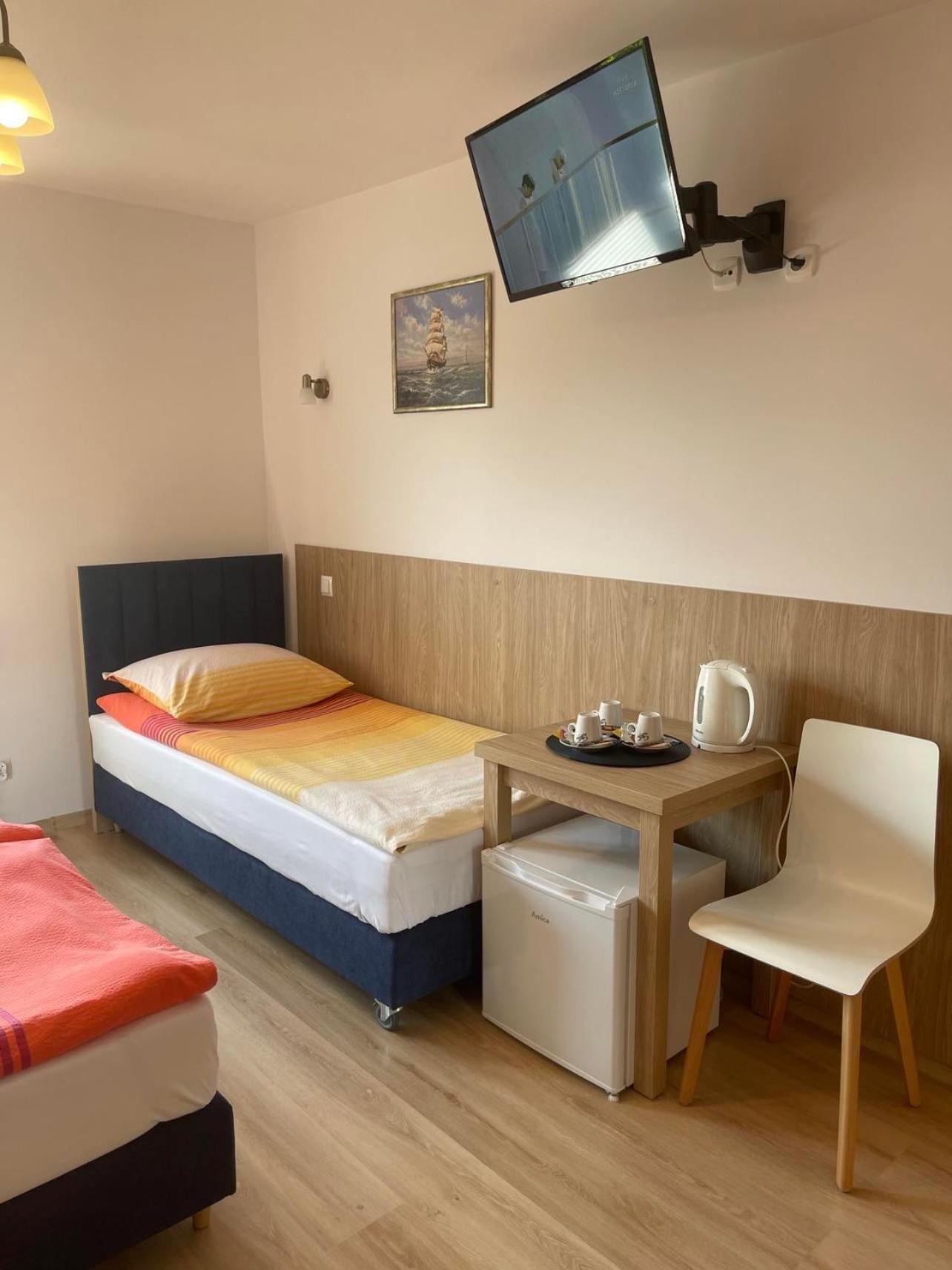 Jantar Hotell Ostrowo  Exteriör bild