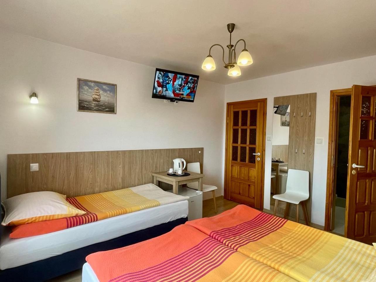 Jantar Hotell Ostrowo  Exteriör bild