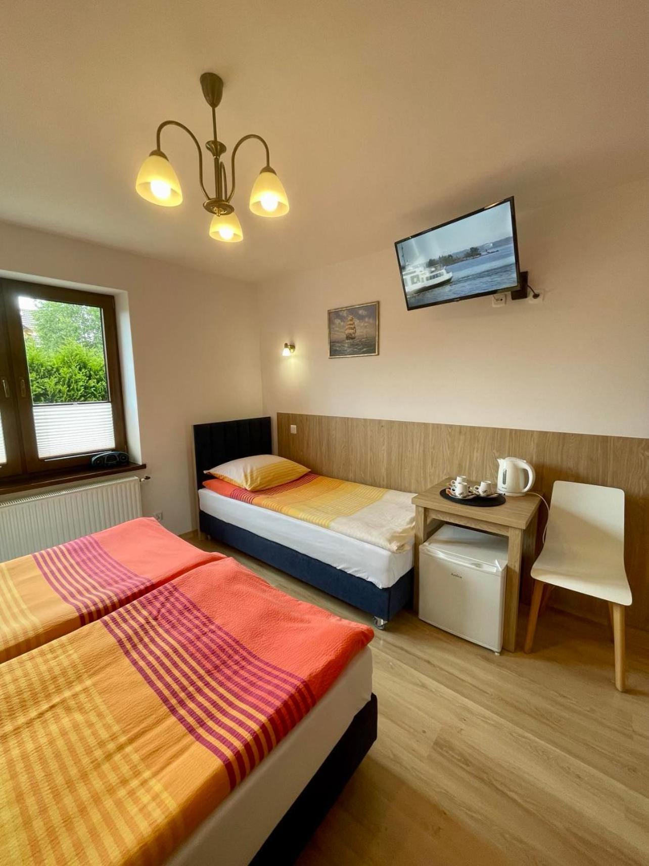 Jantar Hotell Ostrowo  Exteriör bild