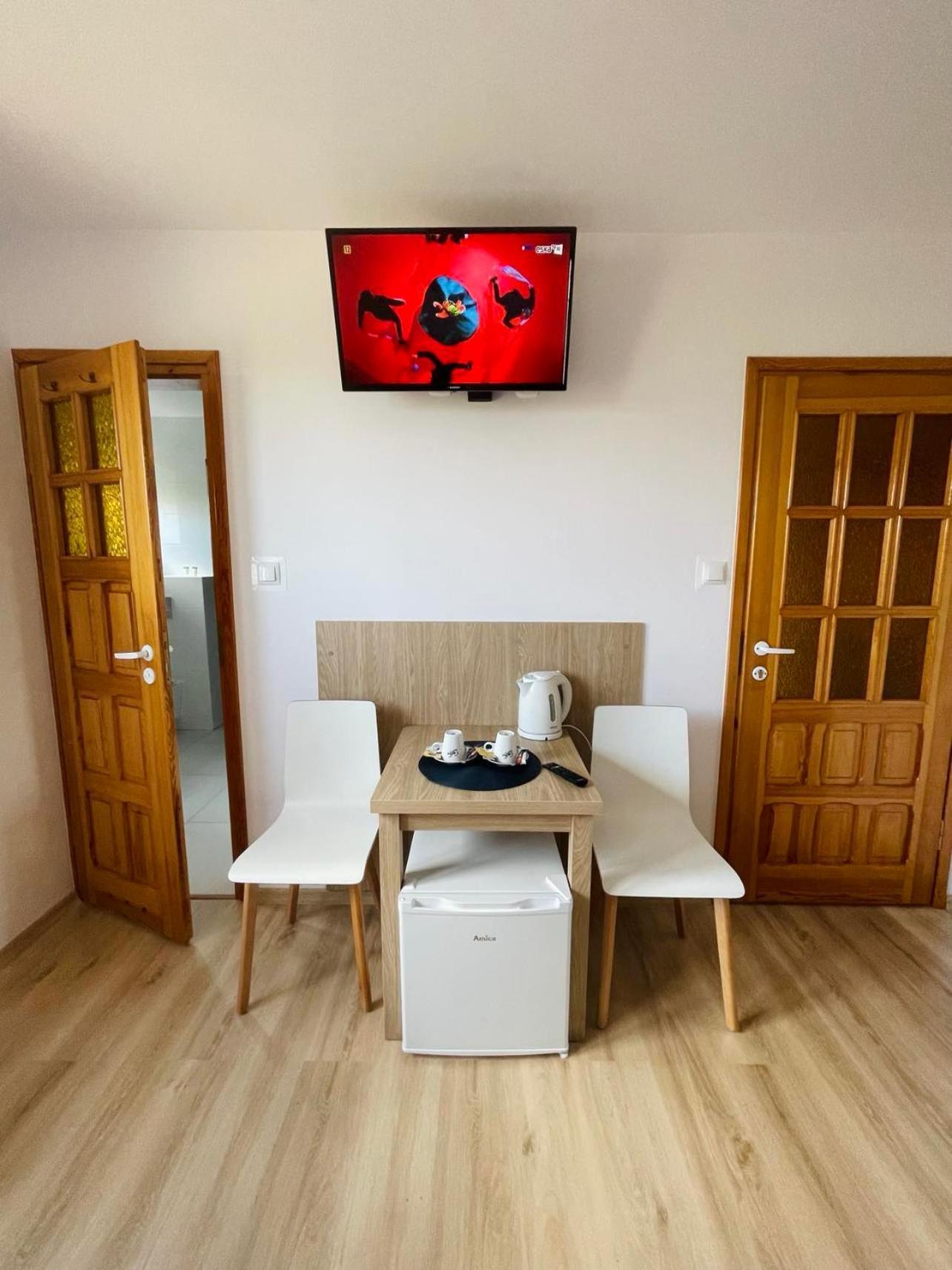 Jantar Hotell Ostrowo  Exteriör bild